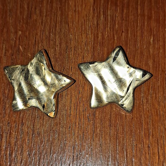 1970s Gold Star Clip-on Earrings - Picture 1 of 2